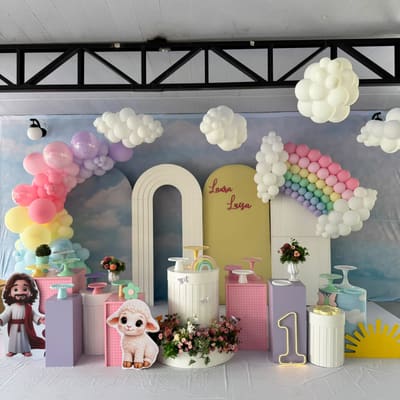 Decoração de festa infantil tema Céu, nuvens e arco-íris em Porto Velho