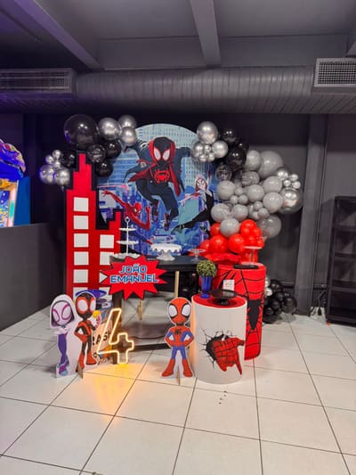 Decoração de festa infantil tema Homem-Aranha no Aranhaverso em Porto Velho