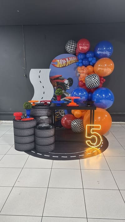 Decoração de festa infantil tema Hot Wheels em Porto Velho